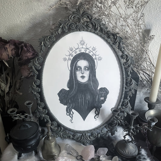 Nyx in Vintage Bubble Glass Ornate Frame